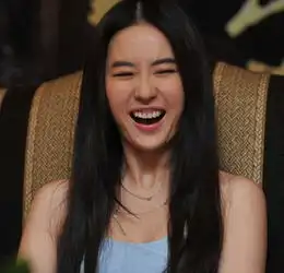 拼古装没人比得过刘亦菲,但为什么她笑起来却输给了周冬雨
