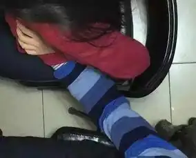 禽兽16万高薪聘请的名师,竟猥亵性侵17岁女儿一年多,监控画面让父母很愤怒