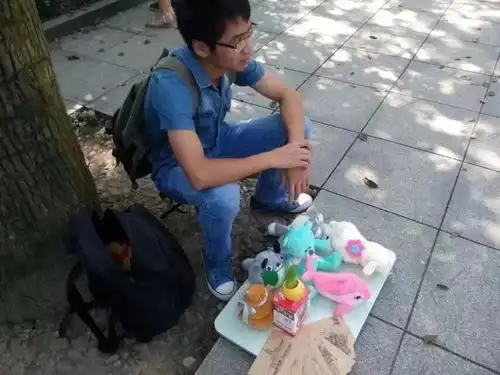 我,入殓师,入行10年干遍殡葬行业全部岗位,主持近3000场葬礼