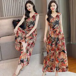 越来越多的中年女人不穿裙子了,看看下面女人这样穿,好看又迷人