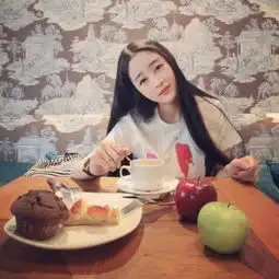 一个人最幸福的时刻就是找到对的人非主流美女