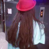 找几张背影戴帽子的头像