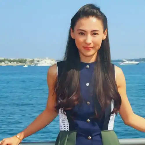 杨丽萍无儿无女被骂上热搜生了孩子的并不比没生孩子高贵