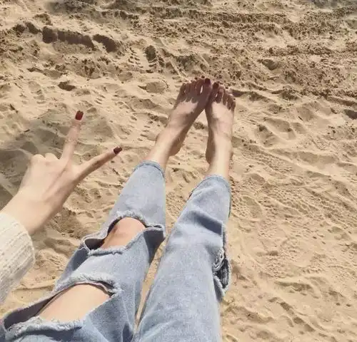 女生半身头像