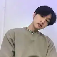 男生头像忧郁系伤感忘掉你要比爱上你用的时间长吧