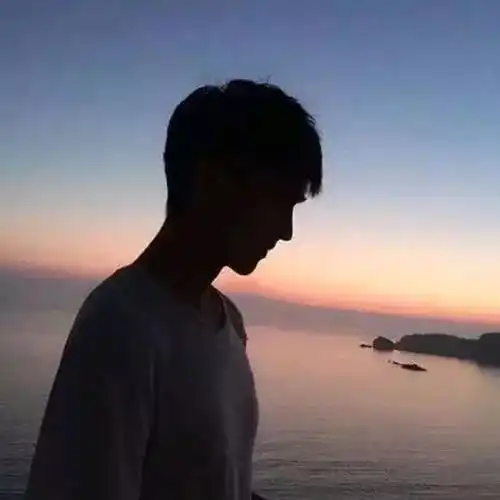 男,美籍,1米86,政府部门工作,希望在这里遇见心仪的你...