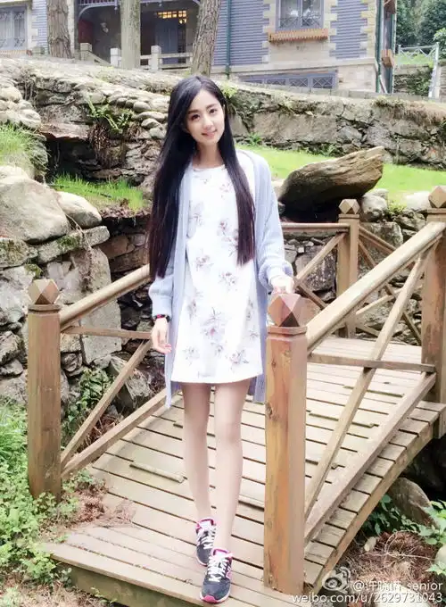 组图武汉音乐学院校花清纯照曝光