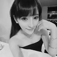 女生黑白头像唯美去爱去见去想念