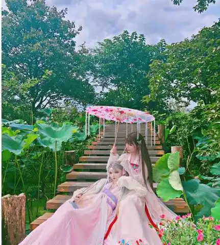 迪丽拉终于脱下了公主裙,穿上了中国的汉服网友仙女下凡