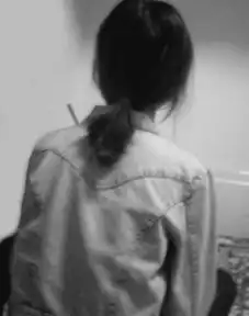 17岁少女见网友,醉酒后被对方几人轮流性侵,醒来后不确定几个人