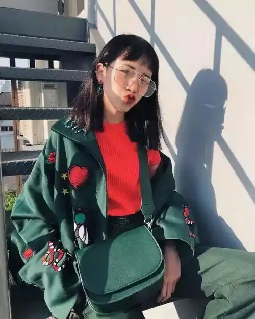 16岁泰国网红狂吸50w粉,看完她的ins,发现她红的理由竟是