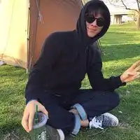 带眼镜的真实帅气照片微信头像图片大全