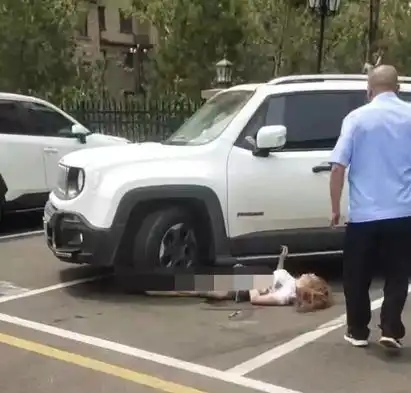 男子开车反复碾压女友致死可怕瞬间曝光...肇事者让全网恐惧