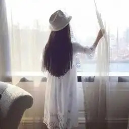 背影头像女生长头发小清新2018你的眼睛酷似星辰