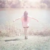 qq唯美的女生头像紧急,快有的赶紧回