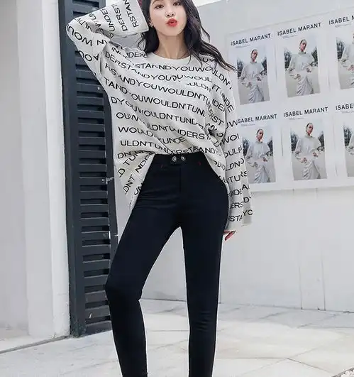 女人别总穿牛仔裤了,现在正流行的魔术裤,提升你的女人味
