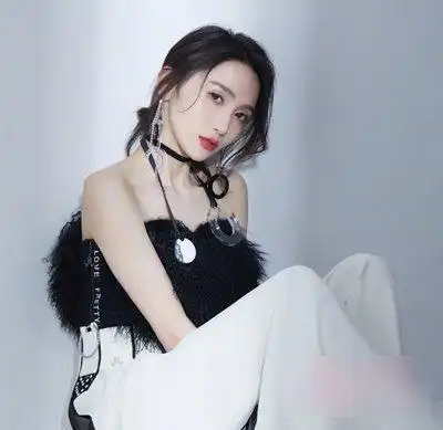 女神最爱的自然黑发型