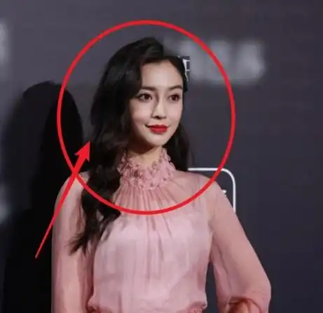 聚焦芭莎红毯赵丽颖无可挑剔,倪妮造型不忍直视