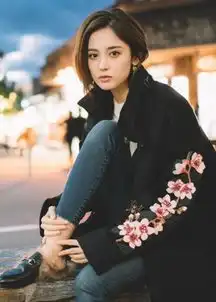 古力娜扎人美气质美,完美精致无比