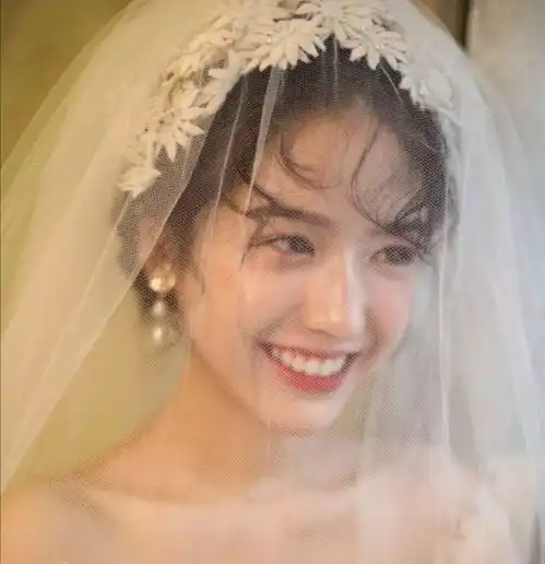 女生穿婚纱头像20张梦幻又纯洁婚纱头像