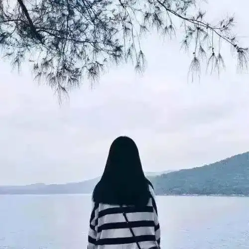 谁有好看的女生头像别说什么百度找太麻烦