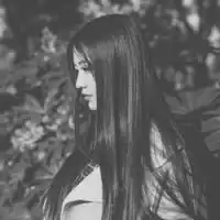 要几张女生qq头像不要非主流唯美有意境的类似于我现在用的这种有黑白的更好没有不勉强
