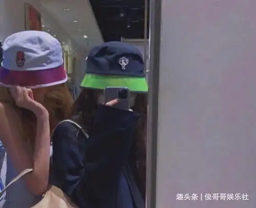 李亚鹏和王菲的女儿,天生兔唇治疗10多年,现14岁被说炫富太成熟