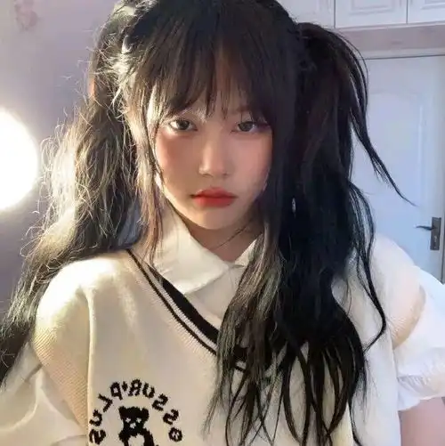 清纯动人的女生头像