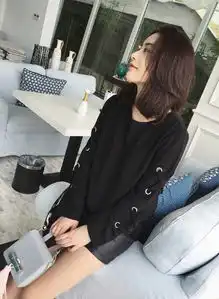 林更新女友撑坐沙发紧夹嫩白长腿