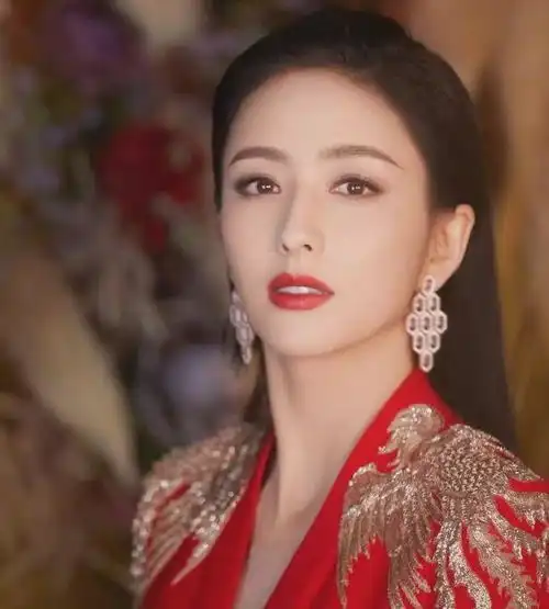 卸妆后就认不出的6位女星,佟丽娅像整过容,你能认出谁