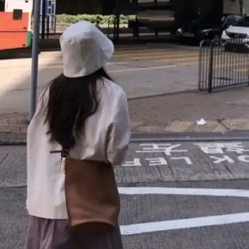 女头丨等到黑夜翻面之后会是新的白昼