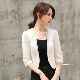 这样的款式才是女人衣柜里永远不过时的衣服,怎么也得备上一件