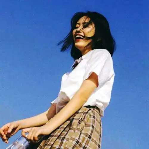 让人百感交集的伤感句子,看看哪句适合你的心情