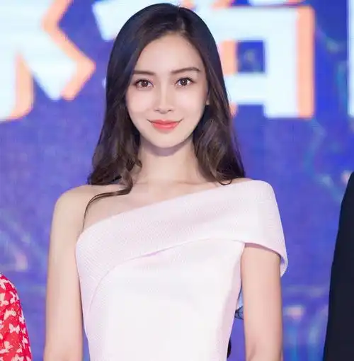 聚光灯下的明星们光鲜亮丽,只是你没看到和普通人一样的缺点而已