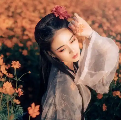 生活中5个星座女,双鱼座对喜欢的东西就愿意付出,天秤座在爱情里很霸道