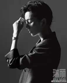 佟丽娅风格大变玩转中性风格短发干练妩媚撩人