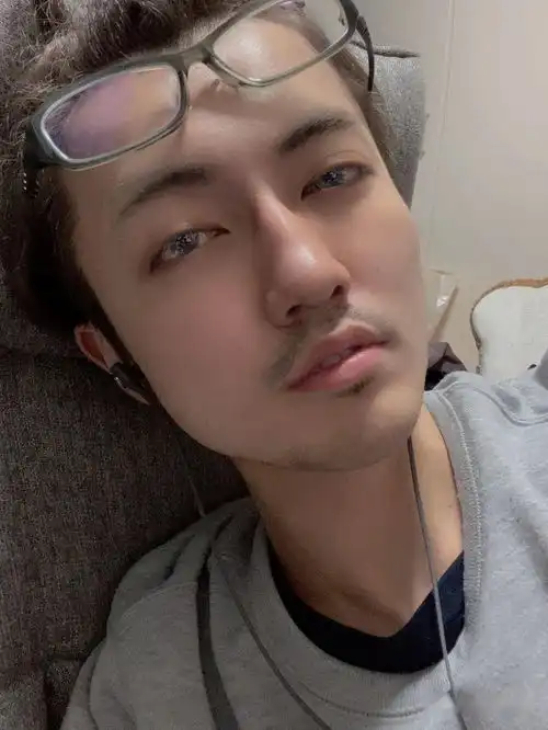 1米8胡渣汉子一人变装美少女战士全员女装的快乐果然会上瘾