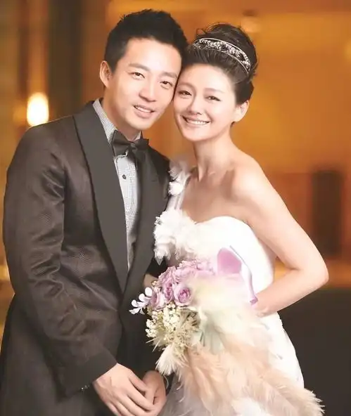大小s姐妹花取关具俊晔换头像讨好汪小菲,网友大喊快跑