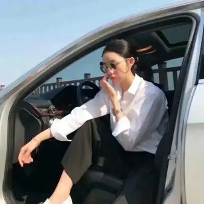 高调秀相爱日常里的情头头像