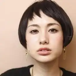 优雅混血感微甜主义女性短发发型