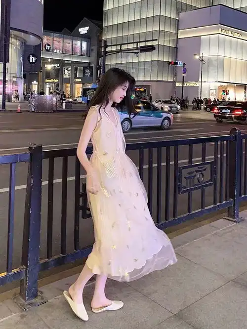 夏季网纱搭配集合,星空渐变仙女裙气质显身材,网纱t恤甜美可爱