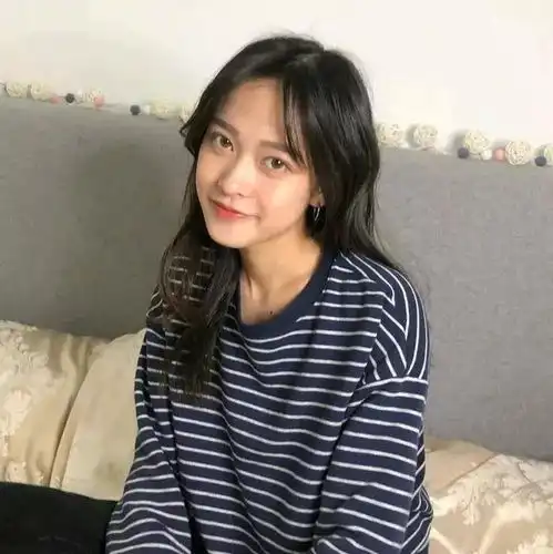 她只是想要一个拥抱可是你总是在讲道理