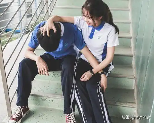 故事不顾父母反对,女孩与男友领证,一年后悔恨痛哭没脸见人了