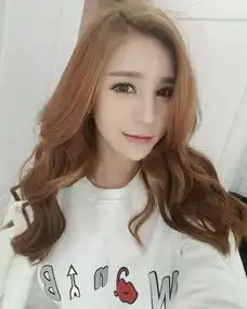 衣服撑变形御姐型女主播私照