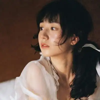 念七森系温柔女生头像