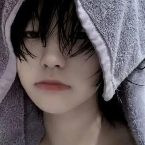 真人男生头像眉梢眼角藏秀气,声音笑貌露温柔