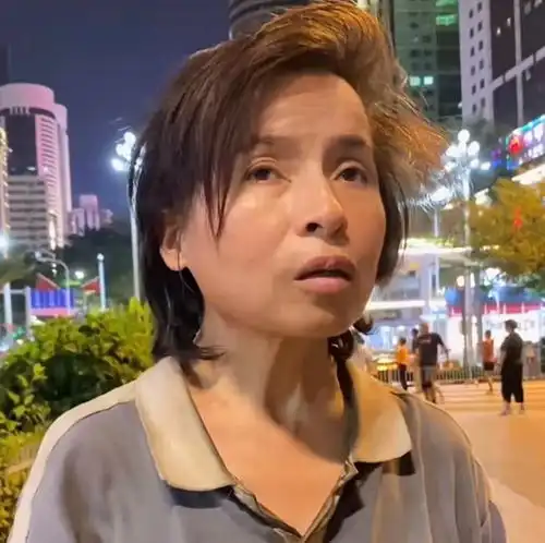 中年女子为情所困流浪深圳,气质优雅长相漂亮,曾经还是位女强人