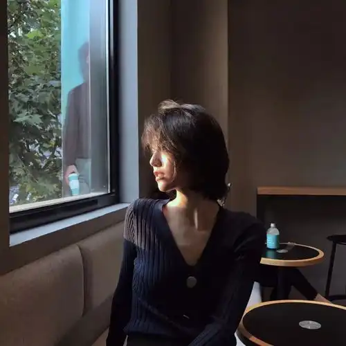 女生头像你本无意穿堂风