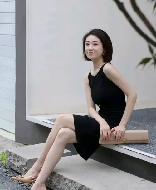 想穿出高级感很简单,简约温柔的穿搭就很好驾驭,精致又有女人味