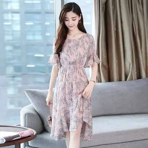 爱上粉色调清新的连衣裙,值得放入衣橱,成为人人羡慕的小仙女